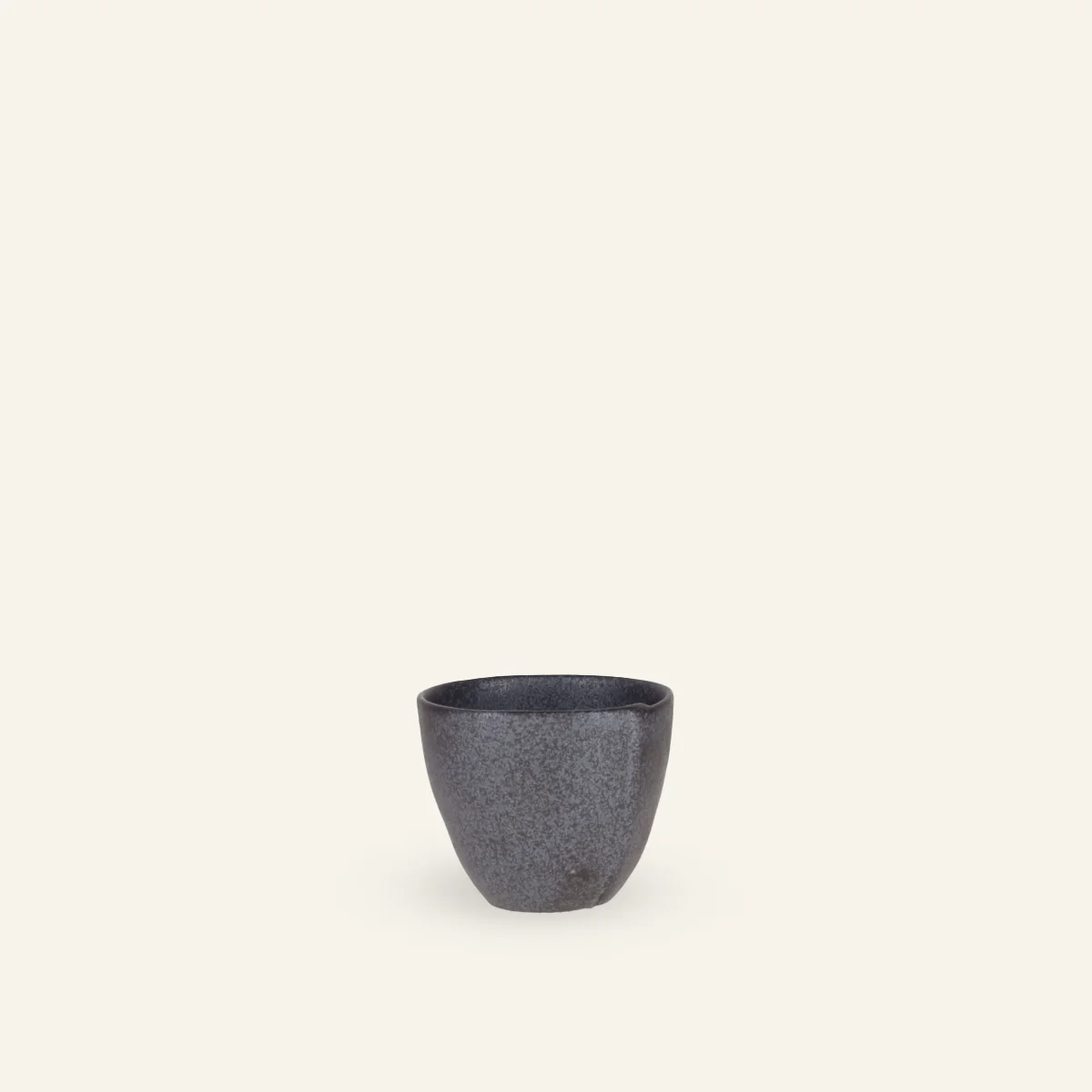 Tasse à saké faïence fine Minoyaki "tetsu"