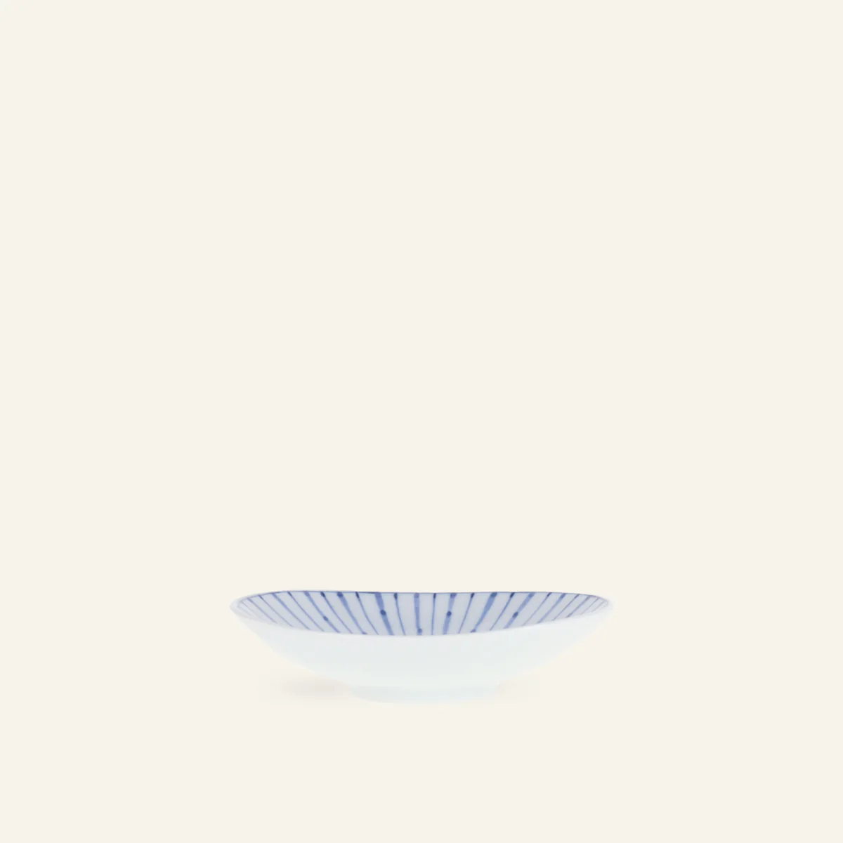 Petite assiette ovale en porcelaine Hasamiyaki "Tokusaran"