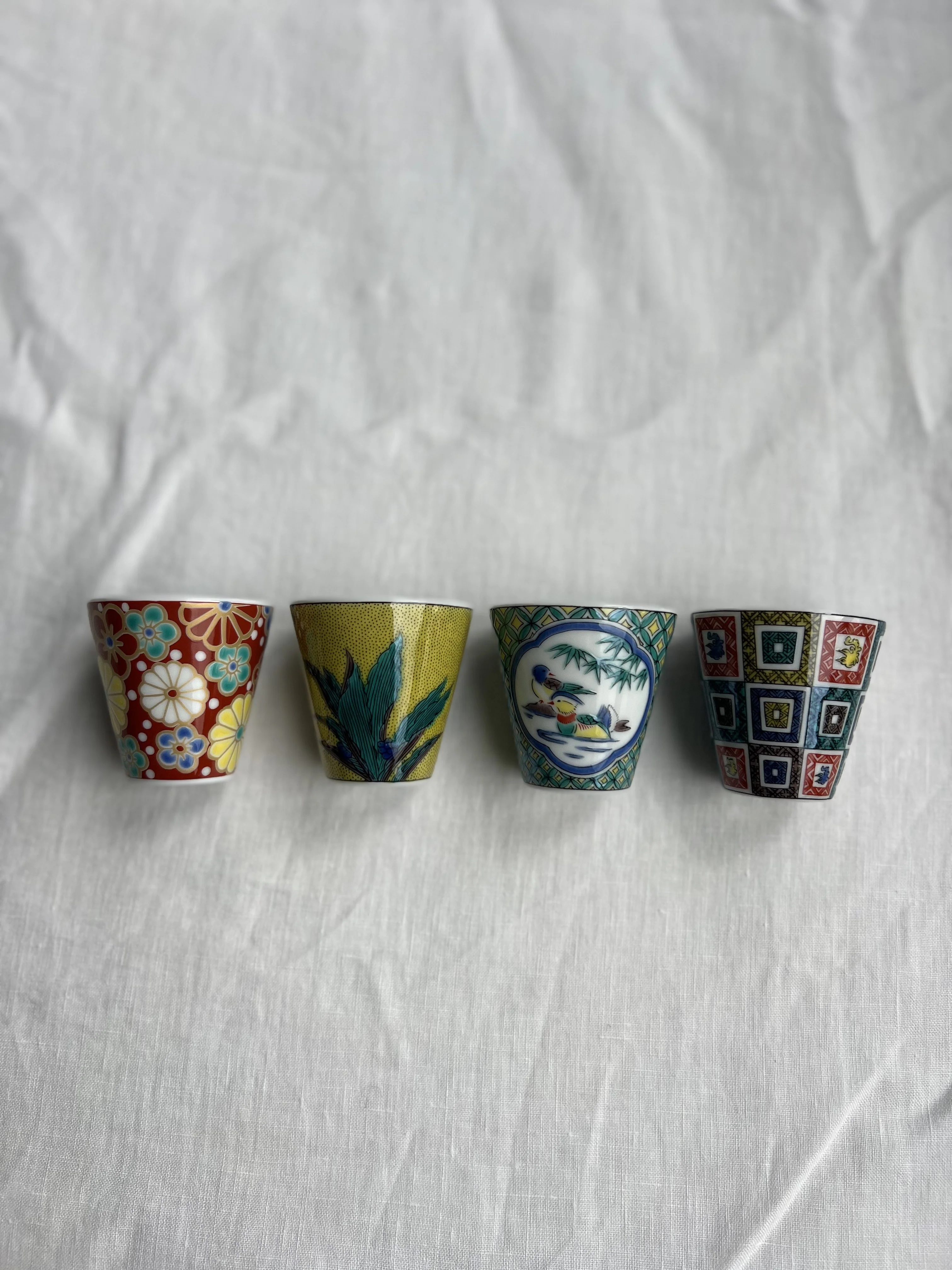 Verre à saké en porcelaine Kutaniyaki "Umekikumoyou" - Image 4