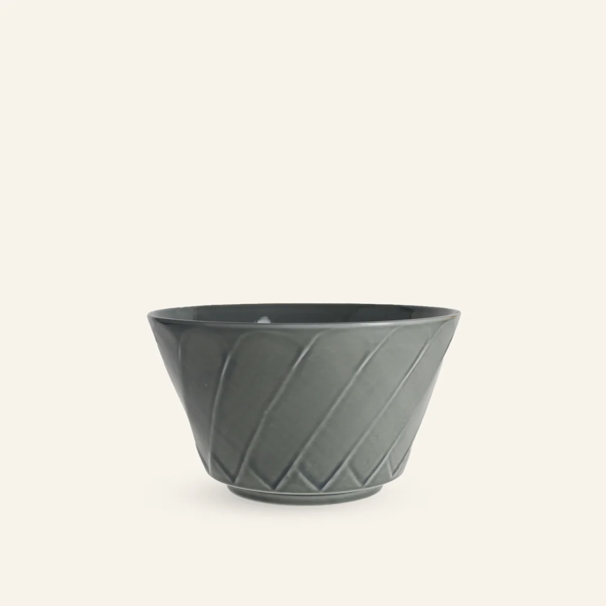 Grand bol scuplté gris en porcelaine Hasamiyaki "choukokumon"
