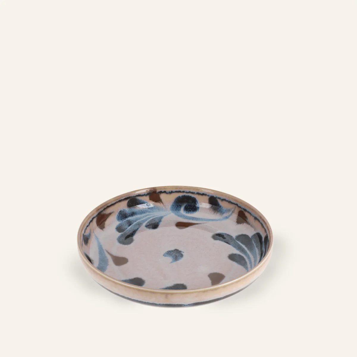 Assiette à pùtes en porcelaine Minoyaki "Karakusa", teintes inspirées d'Okinawa